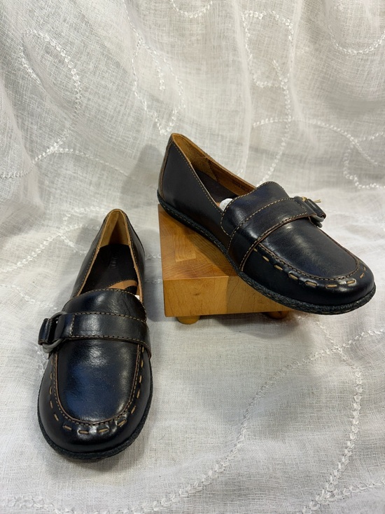Born Shoes - NWOT Born leather loafers